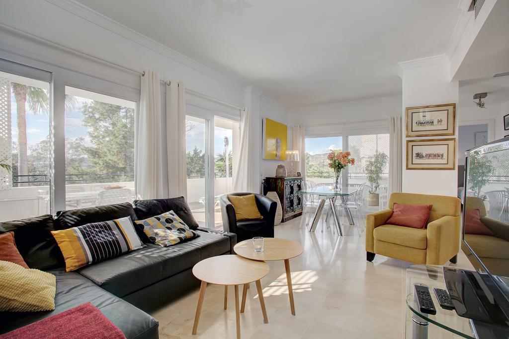 Sunny Golf Apartment Estepona Exterior photo