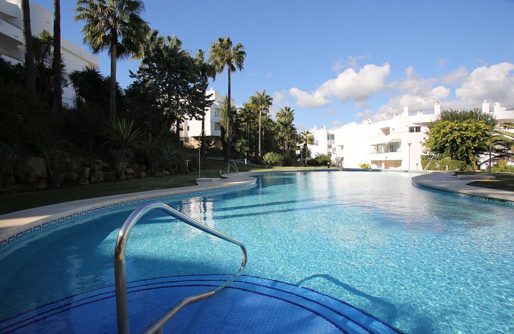 Sunny Golf Apartment Estepona Exterior photo