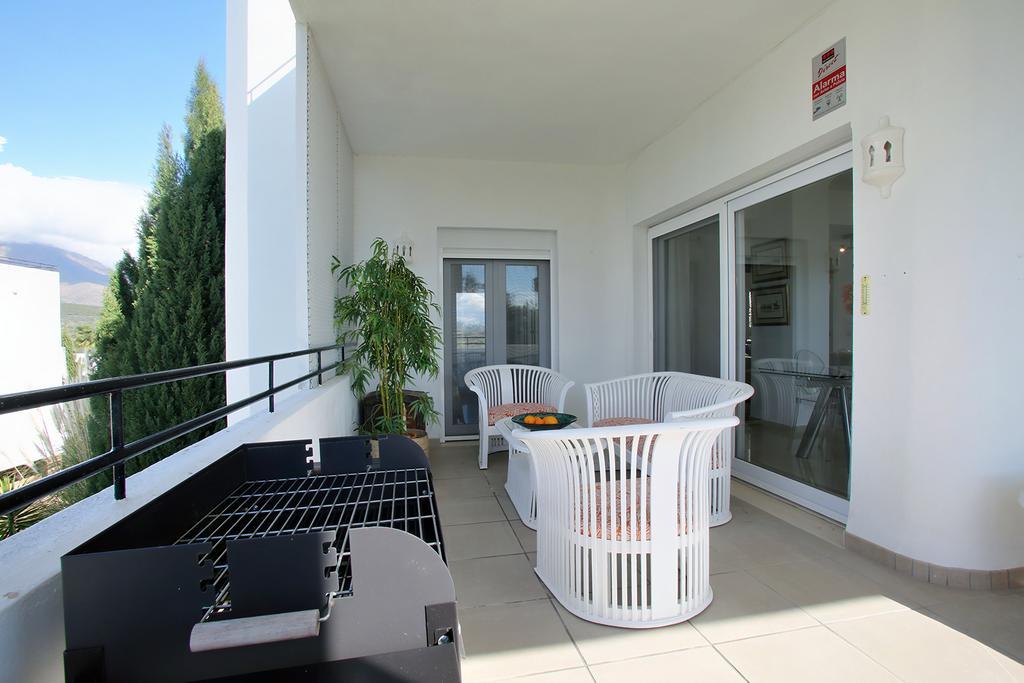 Sunny Golf Apartment Estepona Exterior photo