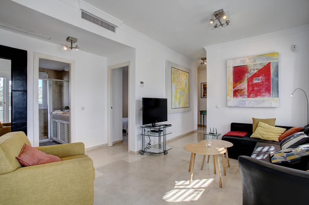 Sunny Golf Apartment Estepona Exterior photo